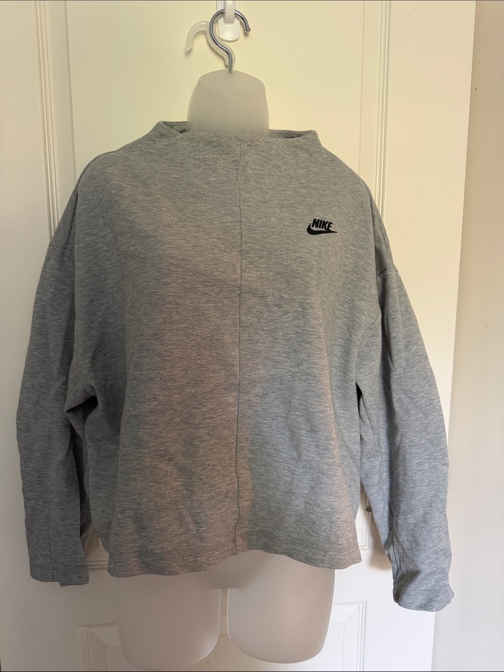 Nike Light Gray Pullover size L